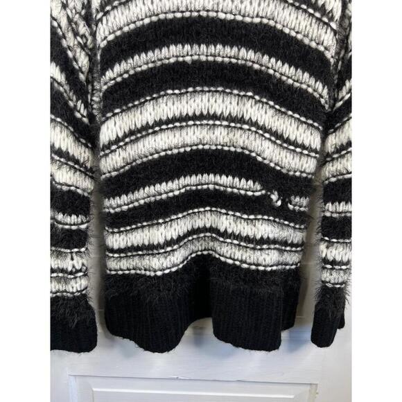 Topshop Black White Striped Crew Neck Fuzzy Chunky Knit Sweater Sz XS Oversized - Picture 4 of 10